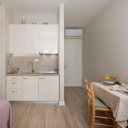 公寓 Apartment More *